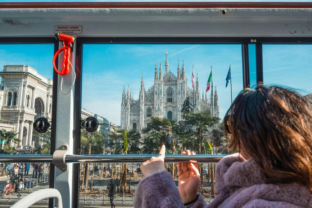 Milan Hop-on Hop-off + Duomo di Milano + City Digital Audio Guide