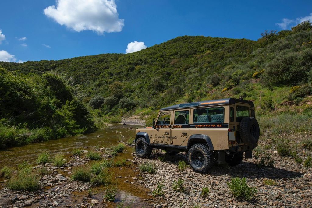 Serra de Monchique e Lago da Bravura: Passeio de dia inteiro em 4X4