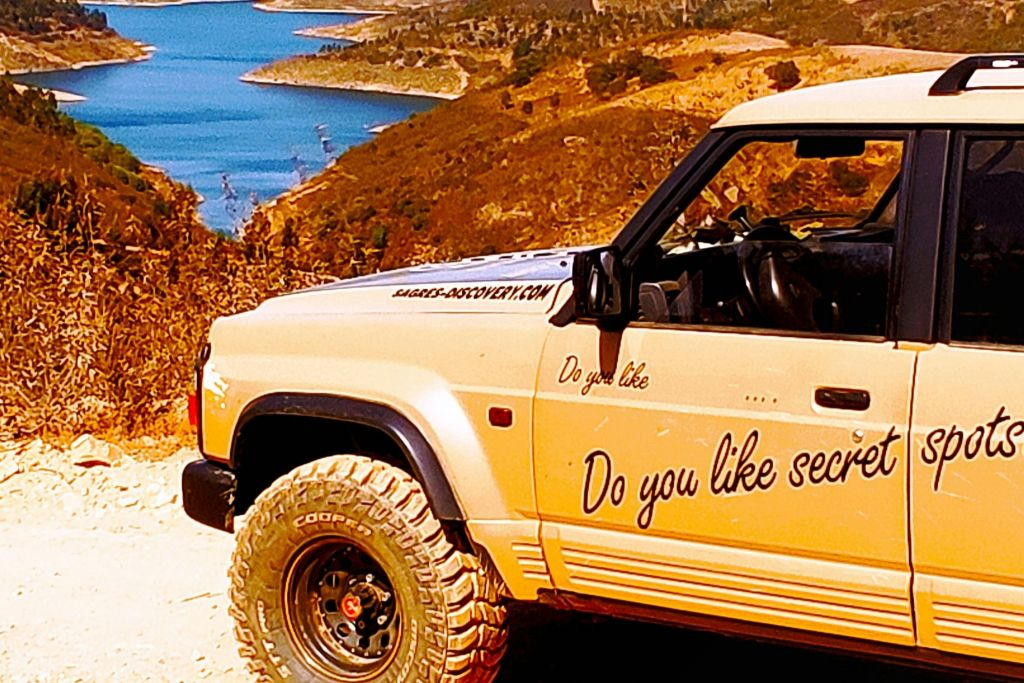 Montagne Monchique e Lago Bravura: Tour guidato di mezza giornata in 4X4 + trasferimento
