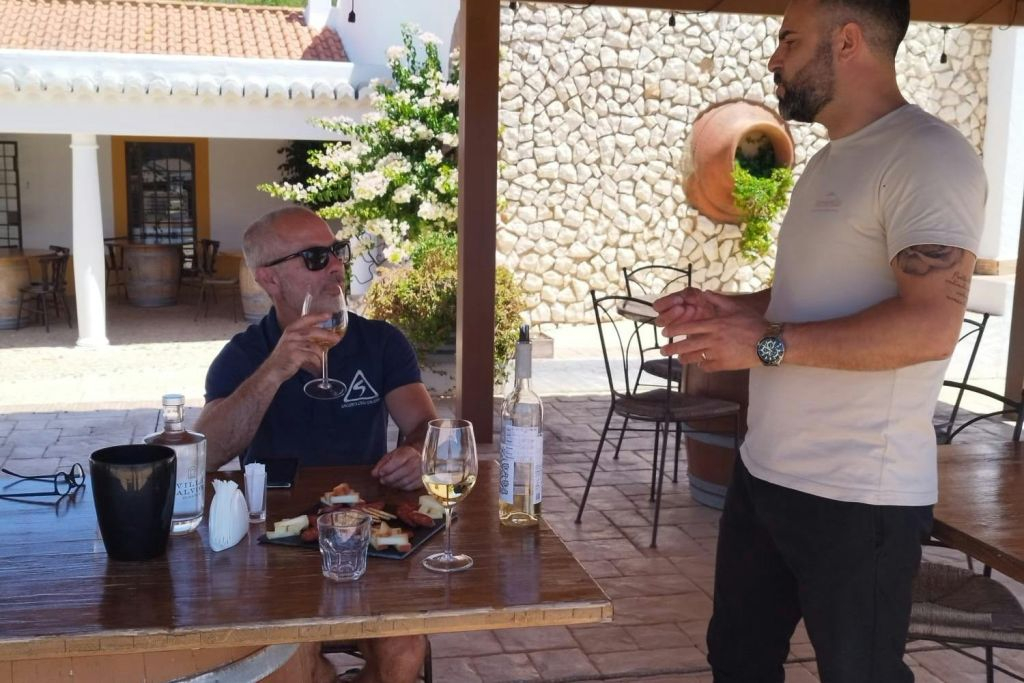 Algarve: Prova de Vinhos e Tapas + Passeio de 4x4