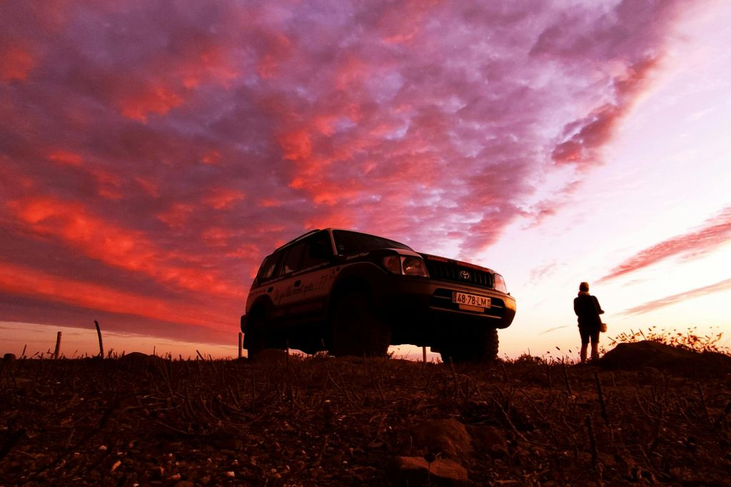 Algarve: Tour guidato in fuoristrada al tramonto + trasferimenti