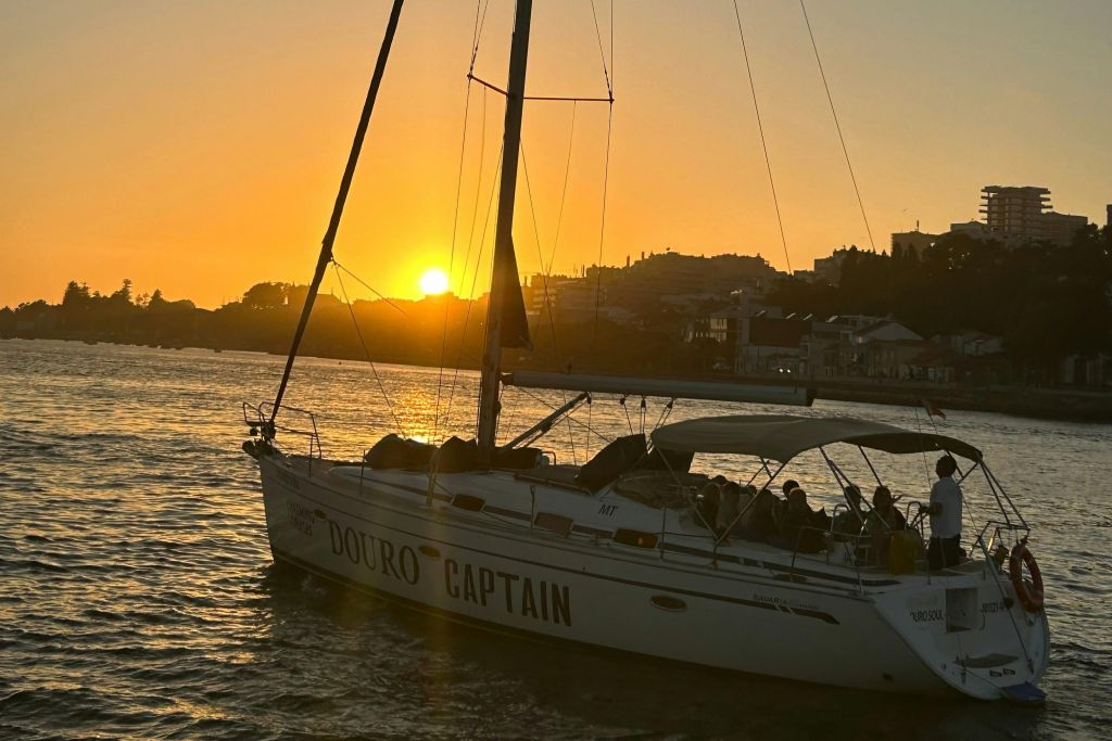 Porto: Cruzeiro de 2 horas ao pôr do sol no rio