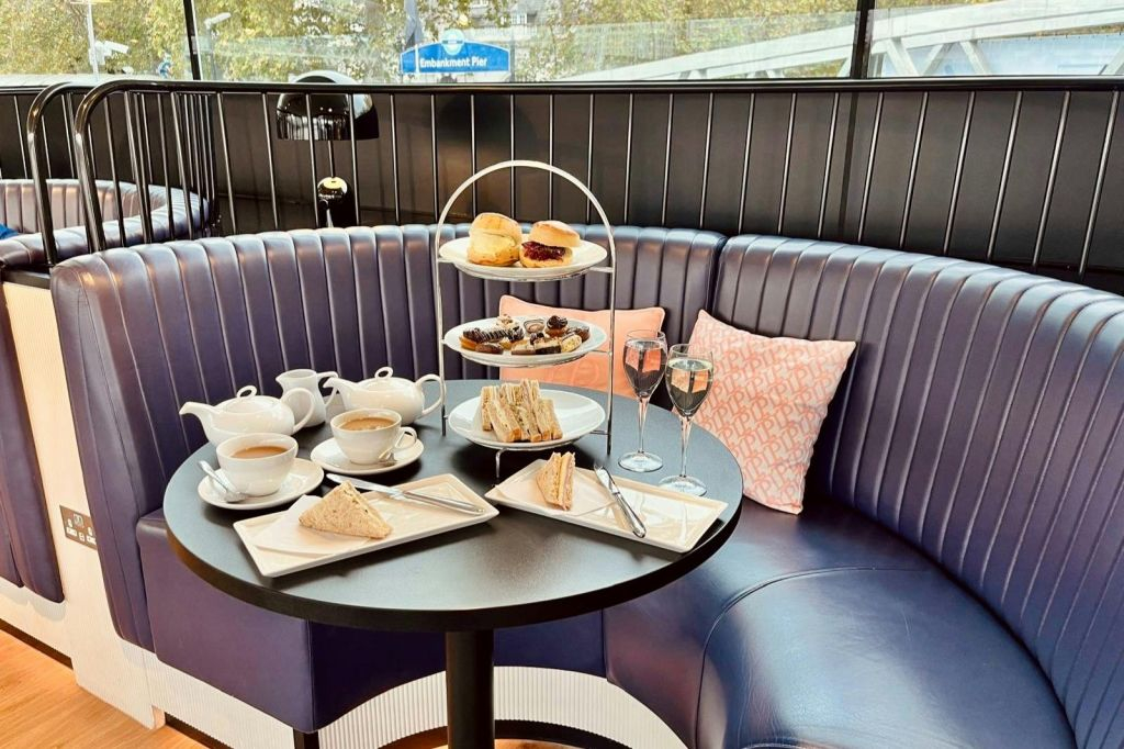 London: Afternoon Tea at Clipper Lounge
