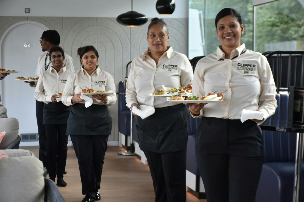 London: Afternoon Tea at Clipper Lounge