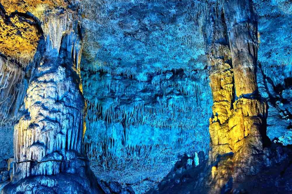 Dinosaurland & Hams' Caves: Combo Ticket