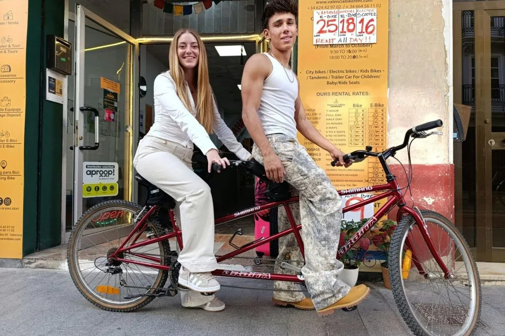Valencia: Half-Day or Full-Day Tandem Bike Rental