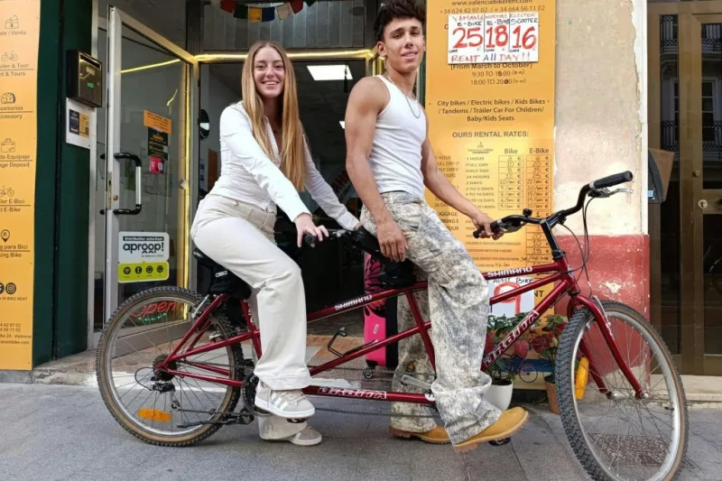 Valencia: Half-Day or Full-Day Tandem Bike Rental