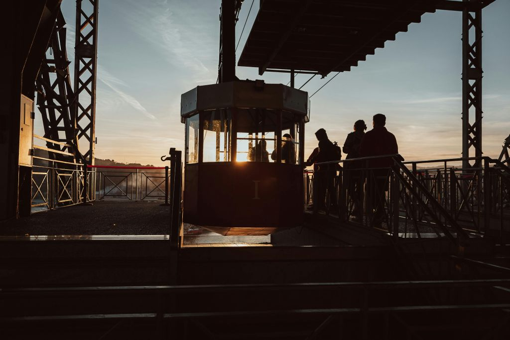 Barcelona: E-Bike Guided Tour, Cable Car & Sailing Experience