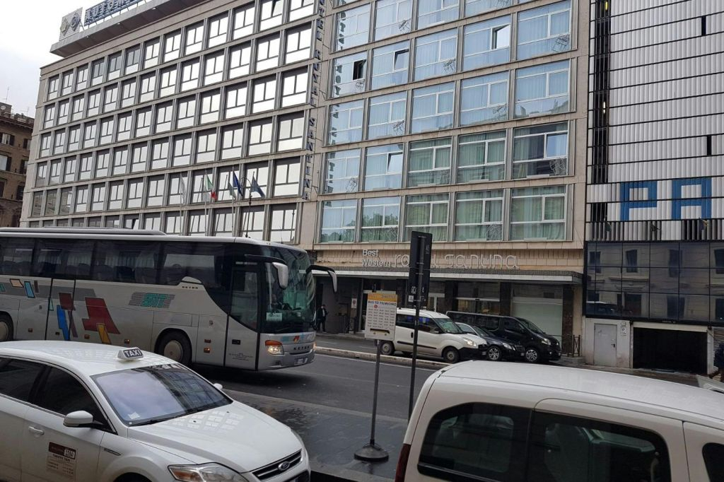 Rome: Bus Transfer from Termini Station to Ciampino Airport