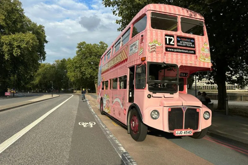 London: Bus Tour + Afternoon Tea