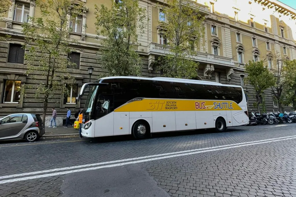 Rome: Bus Transfer from Vatican to Fiumicino Airport