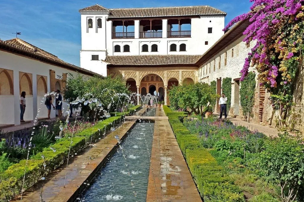 Alhambra y Palacios Nazaríes: Entrada + Audioguía