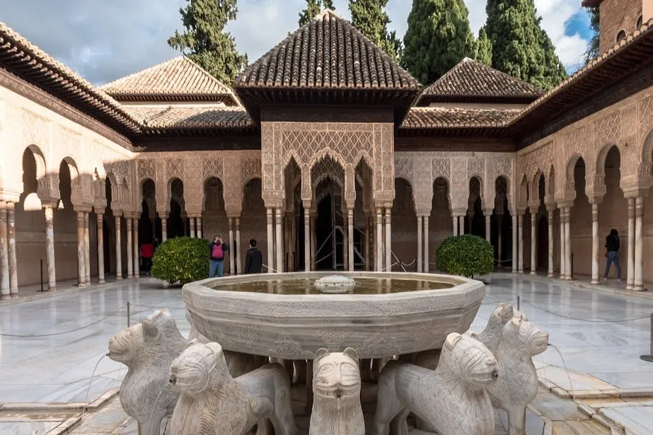 Alhambra y Palacios Nazaríes: Entrada + Audioguía