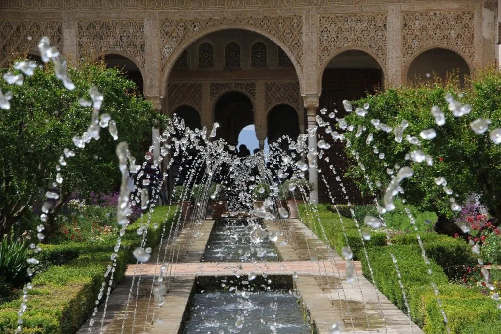 Alhambra y Palacios Nazaríes: Entrada + Audioguía