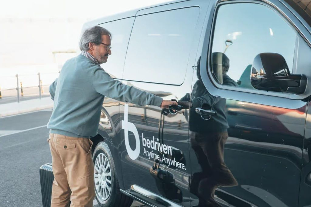 Lisbon: Private Transfer To/From Airport and City Center