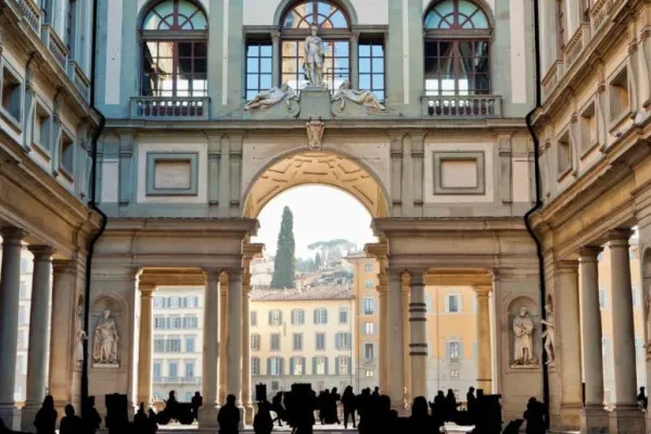 Uffizi Gallery & Accademia Gallery: Reserved Entry + Audio Guide App
