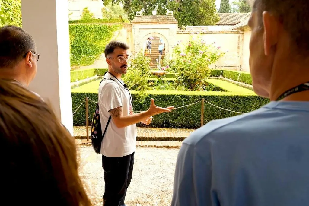 Alhambra: Entrada sin colas + Visita guiada
