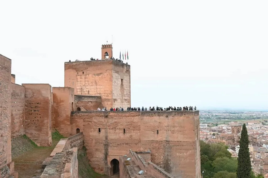 Alhambra: Entrada sin colas + Visita guiada