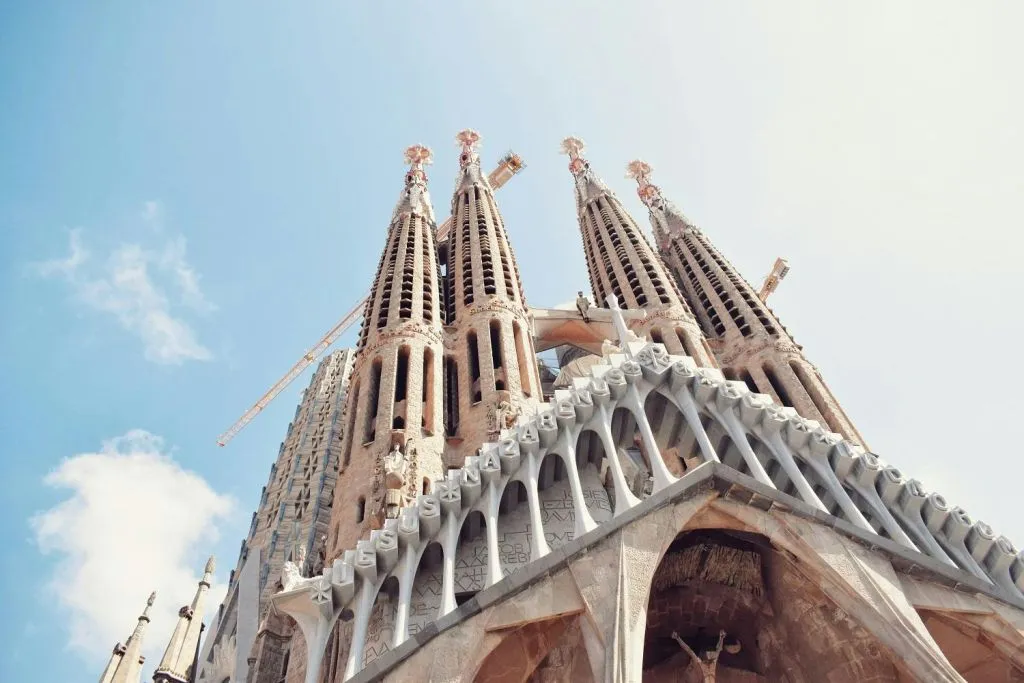 Sagrada Familia: Guided Tour + Towers Access