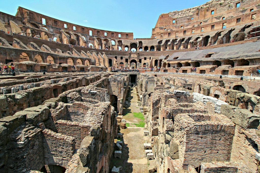 Arena del Colosseo e Foro Romano: Tour guidato semi-privato