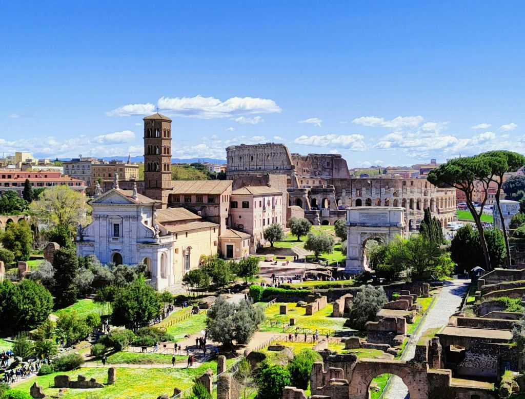 Colosseo, Foro Romano e Palatino + Tour guidato per piccoli gruppi