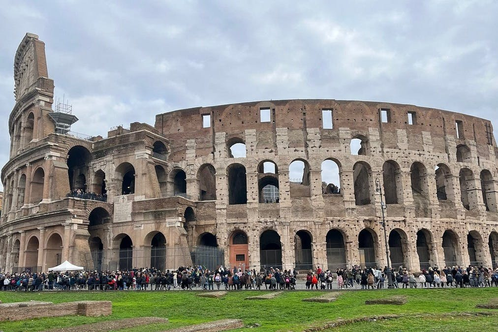 Colosseo, Foro Romano e Palatino + Tour guidato per piccoli gruppi