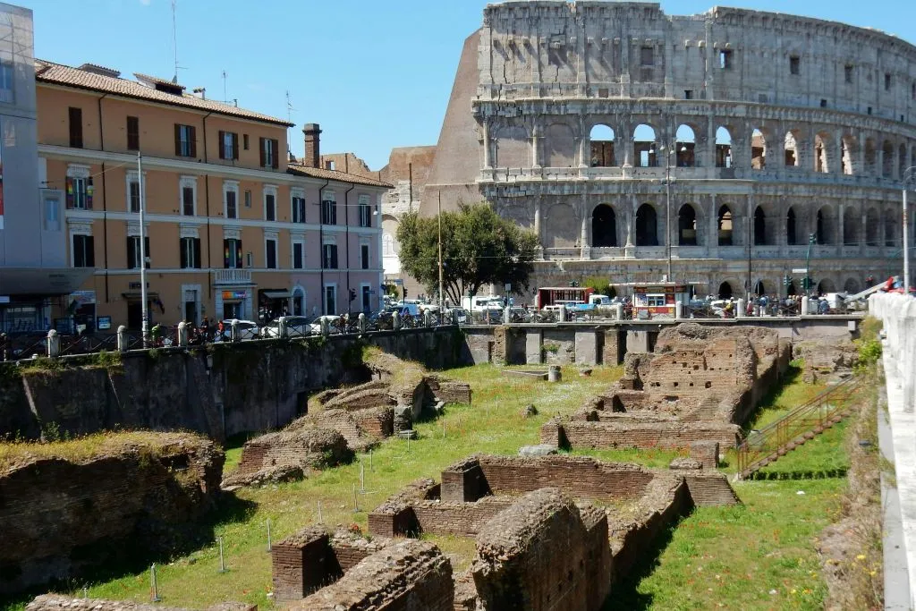 Colosseo, Foro Romano e Palatino + Tour guidato per piccoli gruppi