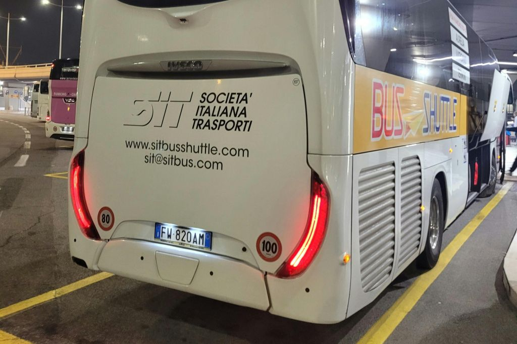 Aeroporto di Fiumicino: Trasferimento in autobus per Città del Vaticano