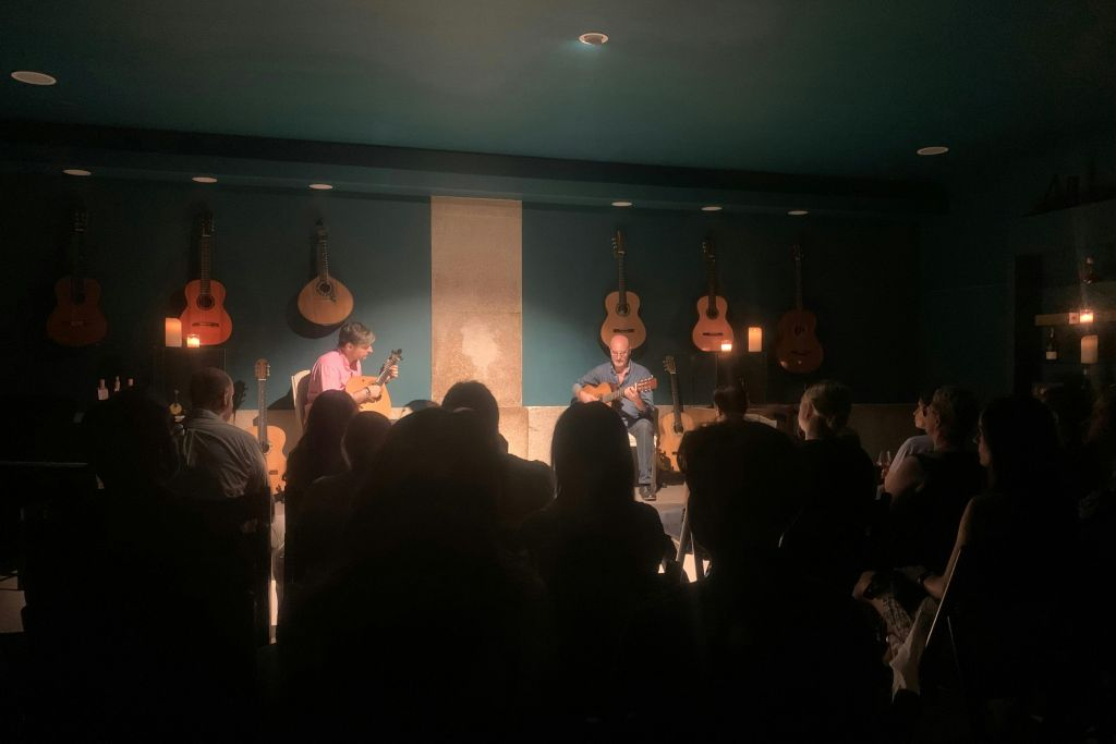 Estação de São Bento: Spettacolo di Fado del Presidencial con vino di Porto