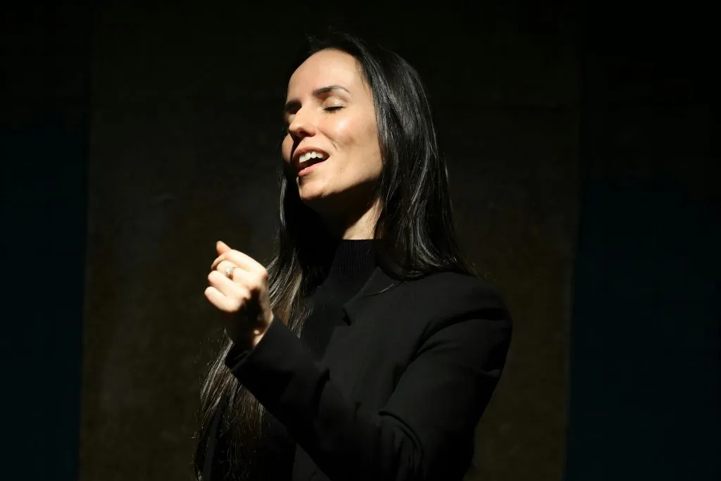 Estação de São Bento: Espetáculo de Fado Presidencial com Vinho do Porto