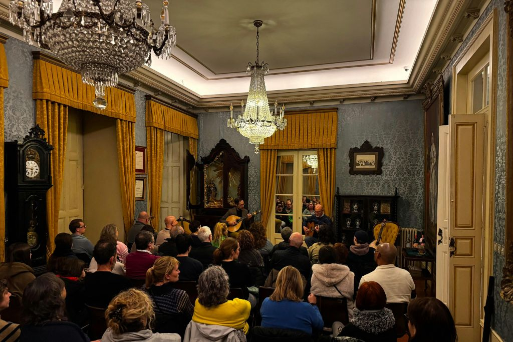 Estação de São Bento: Spettacolo di Fado del Presidencial con vino di Porto