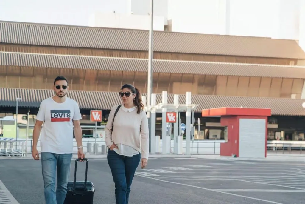 Porto: Private Transfer from/to Porto Airport to/from Porto, Maia or Matosinhos