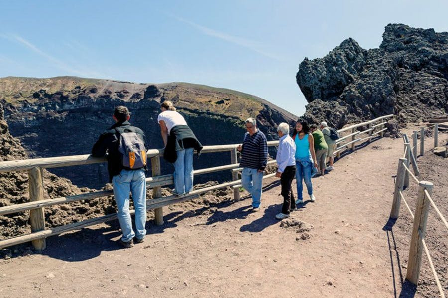 Vesuvio: Biglietto con accesso rapido + Trasporto andata e ritorno da Pompei
