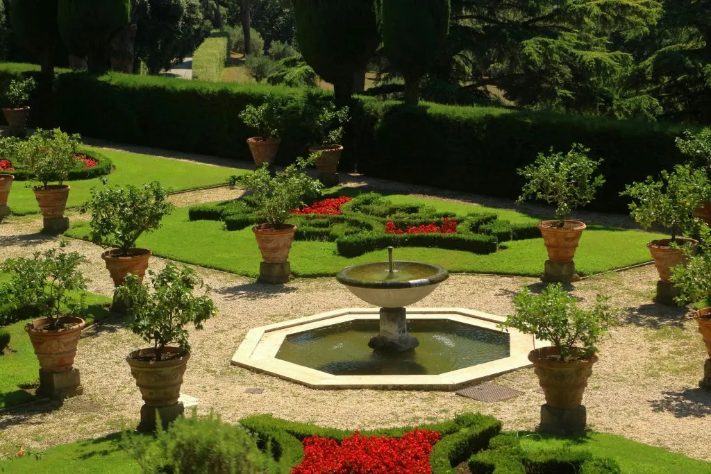 Palazzo papale e giardini segreti di Castel Gandolfo