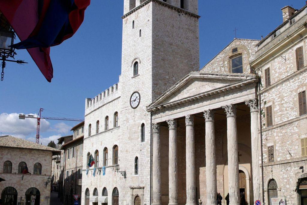 Pinacoteca, Foro Romano e Rocca Maggiore