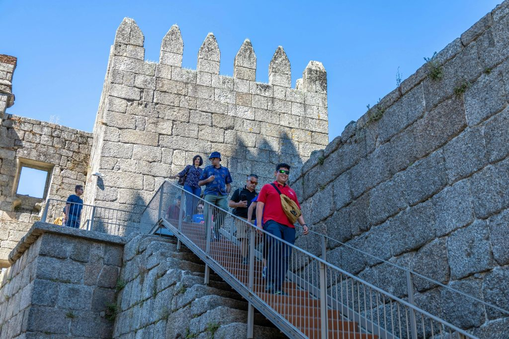 Braga & Guimarães: Small Group Guided Tour + Transfer from Porto
