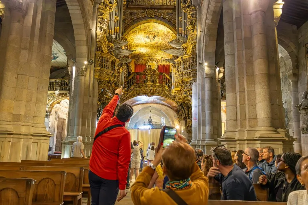 Braga & Guimarães: Small Group Guided Tour + Transfer from Porto