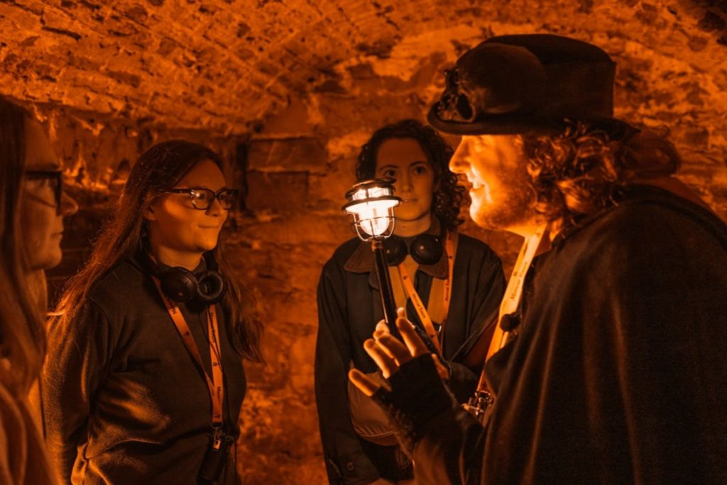 Edinburgh: Evening Ghosts & Ghouls Guided Tour