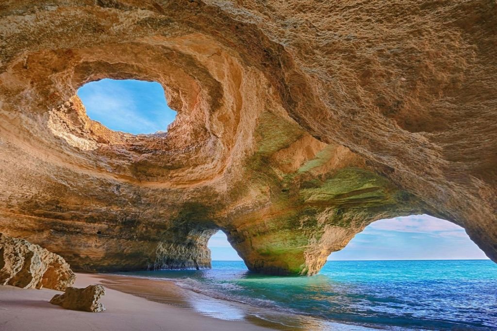 Gruta de Benagil, Praia da Marinha e Observação de Golfinhos