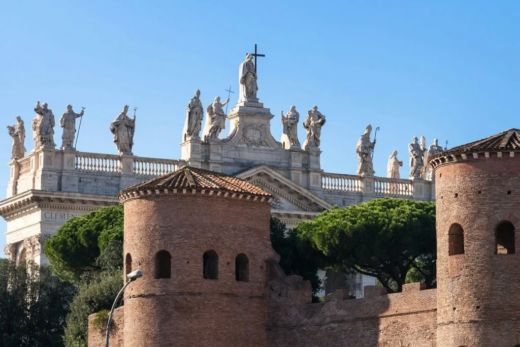 Rome: The Three Papal Basilicas & Holy Stairs Guided Tour