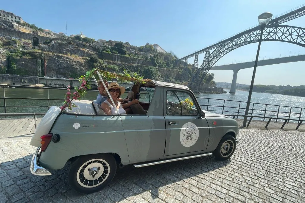 Porto & Gaia: Guided Jeep Tour