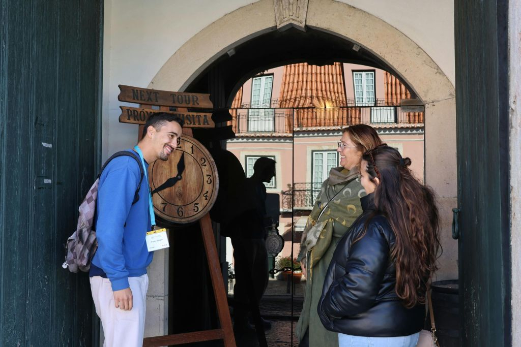 Arrabida Natural Park: Guided Tour + Transfer + Wine Tasting