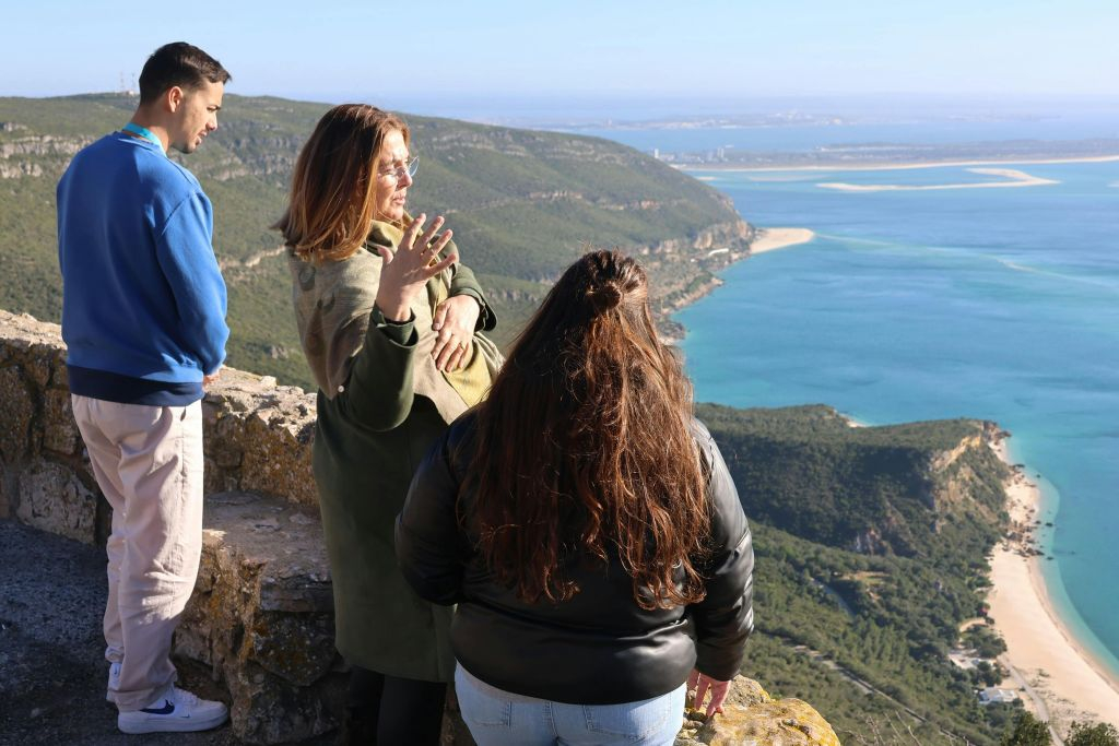 Arrabida Natural Park: Guided Tour + Transfer + Wine Tasting