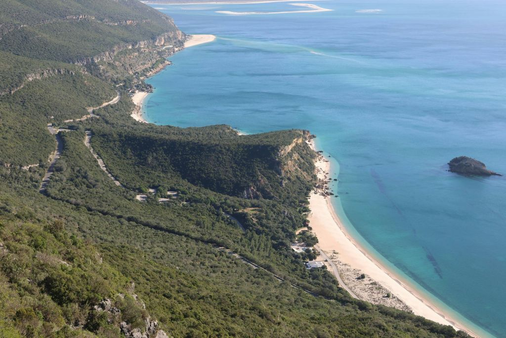 Arrabida Natural Park: Guided Tour + Transfer + Wine Tasting