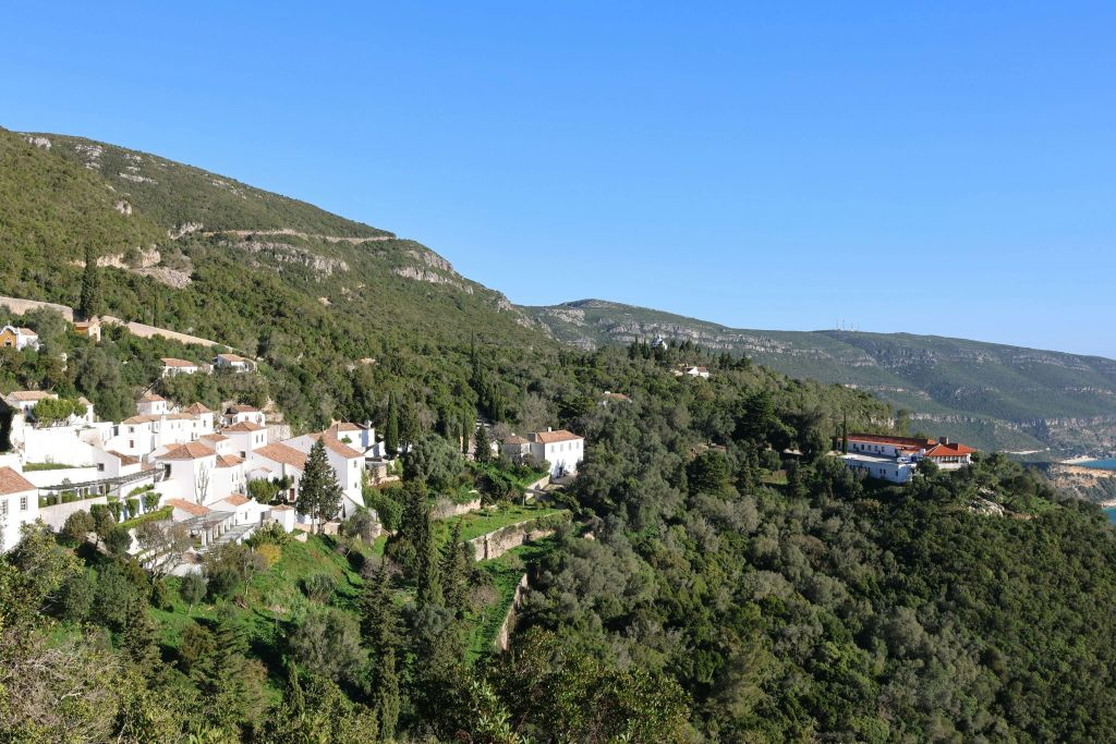 Arrabida Natural Park: Guided Tour + Transfer + Wine Tasting