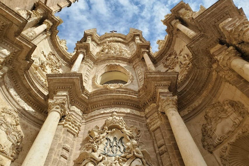 Silk Exchange, Church of San Nicolás & Cathedral: Guided Walking Tour