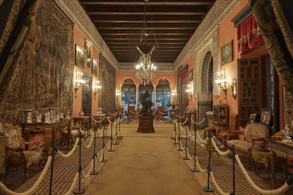 Palacio de Dueñas: Tour with Audio Guide
