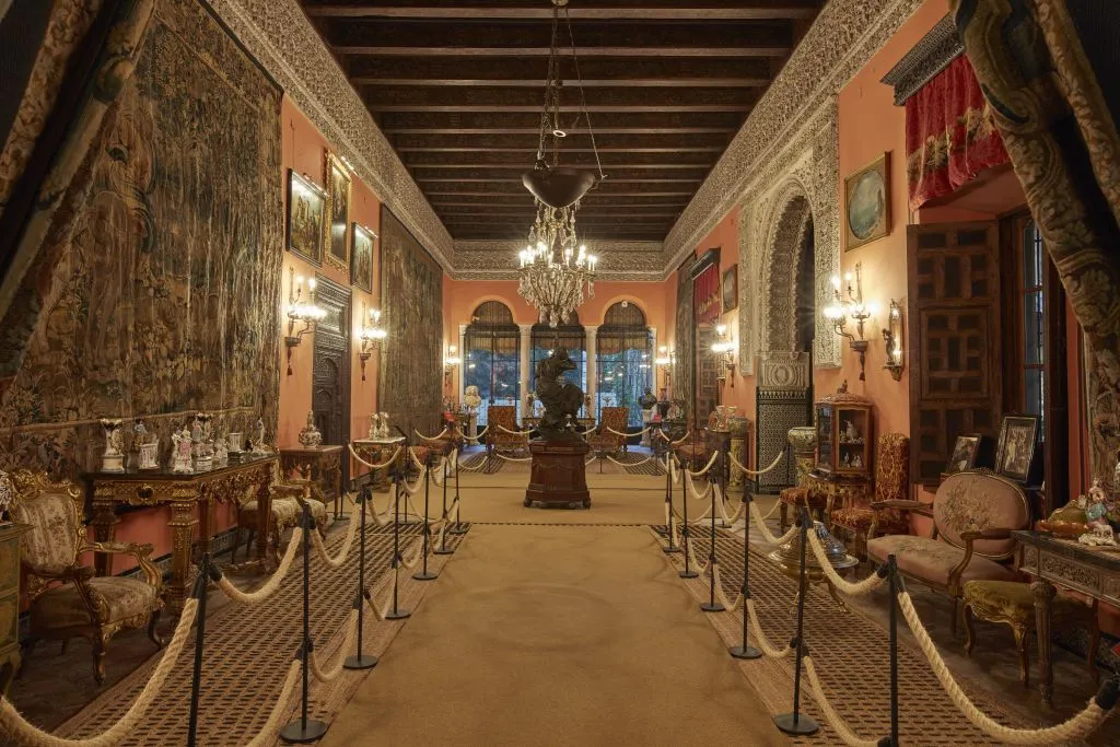Palacio de Dueñas: Tour with Audio Guide