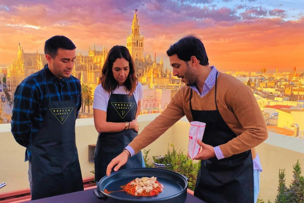 Sevilha: Aula de culinária de paella e visita panorâmica ao telhado
