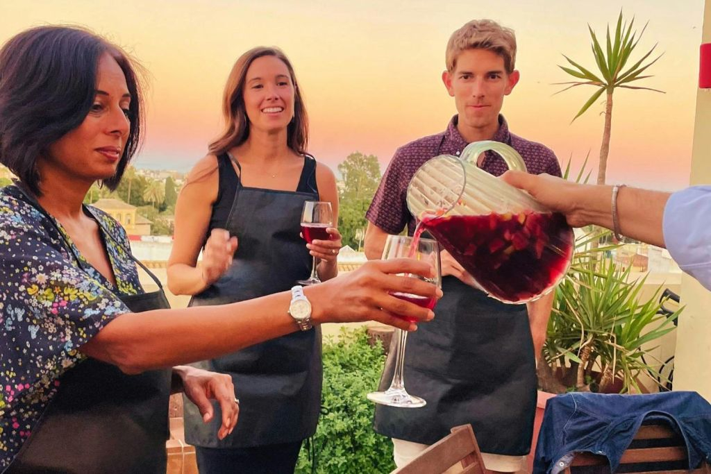 Séville : cours de cuisine sur la paella et visite panoramique des toits